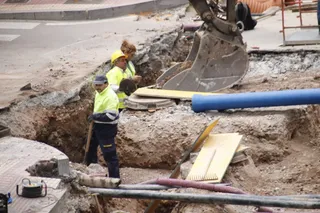 Corte de tráfico por obras en la calle Álvaro Gil (2)