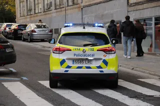 Policía local en la calle Condes de Crespo Rascón