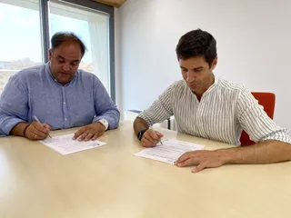Firma del acuerdo Ayuntamiento de Guijuelo y Aqualia