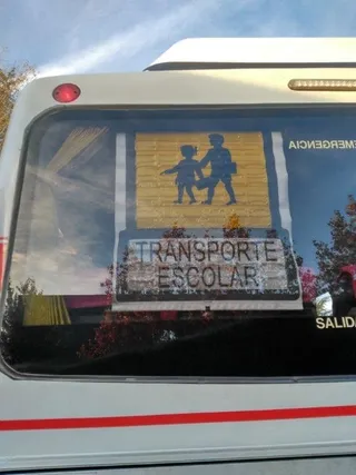 Transporte escolar. Foto de archivo