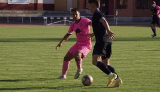 Tropi, ante el Atlético B | FOTO SALAMANCA24HORAS.COM