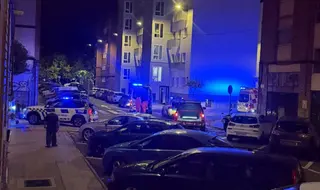 Policía Local y ambulancia en el barrio de Garrido en el momento del accidente