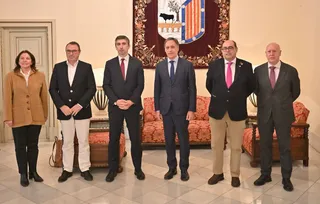El alcalde de Salamanca recibe a representantes del Puerto de Leixões