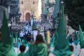 Procesiones por la Rúa Mayor durante la celebración del Viernes Santos en Salamanca en la Semana Santa de 2023