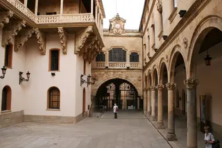 1200px Patio Palacio Salinas (Salamanca)