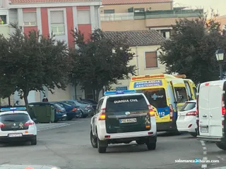 Guardia Civil y ambulancia Castellanos de Moriscos