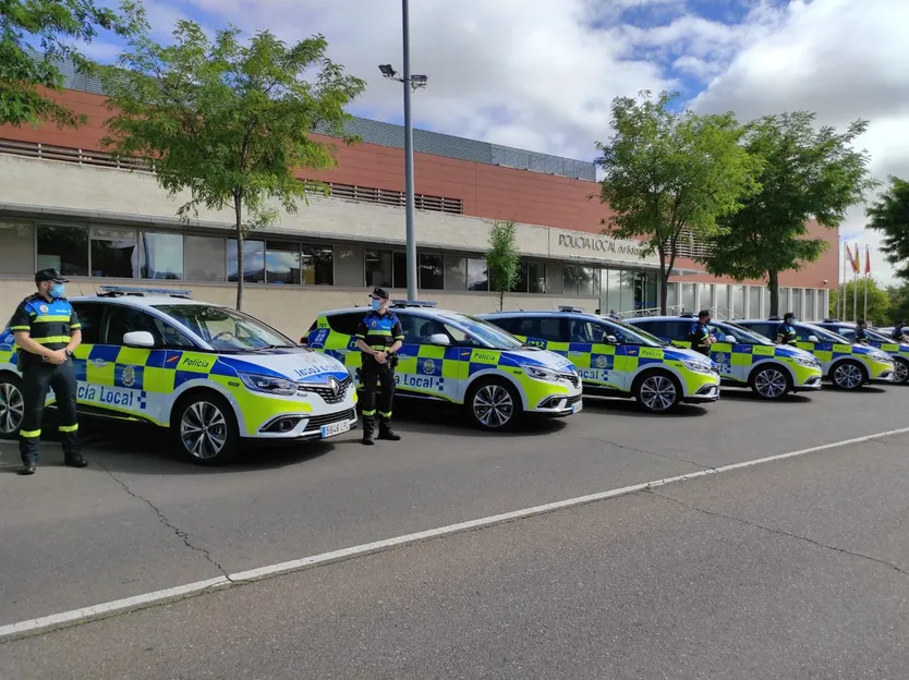 Presentación de los nuevos coches de la Policía Local (37)