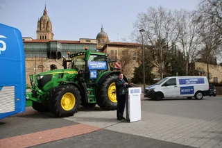 Mañueco presenta su caravana de vehículos en Salamanca
