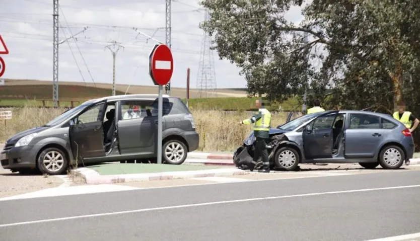 Accidente a la altura de Barbadillo, en la N-620, en el mediodía de este sábado | Fotos: Andrea M.