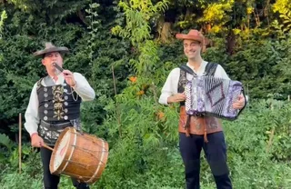El Mariquelo saca una nueva versión de la canción ‘La Potra Salvaje’ en compañía del músico Raúl de Dios en Arapiles. Foto | Facebook El Mariquelo