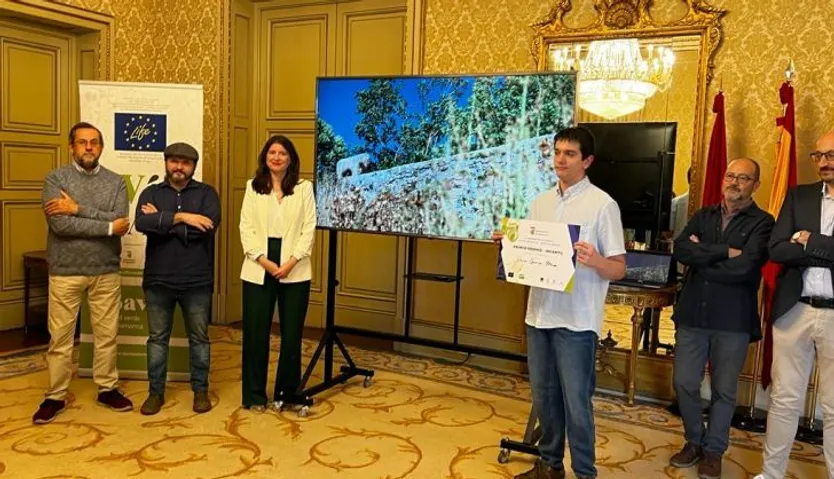 Primer premio categoría infantil: “Piedra y naturaleza”, de Darío García Masa. 500 €