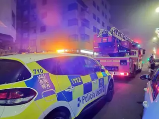 Intervención policial y de bomberos en Avenida Italia