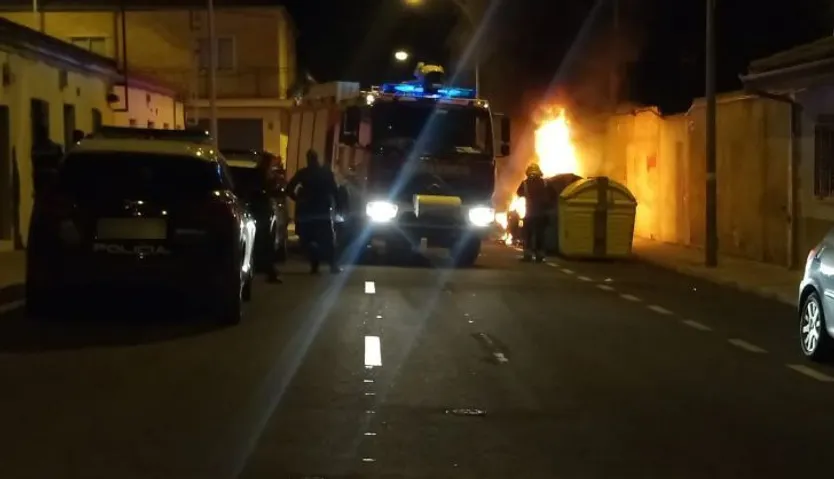 Coche ardiendo en Chamberí