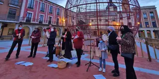 Alumnos del taller de canto y percusión de Peñaranda durante una actuación estas pasadas navidades