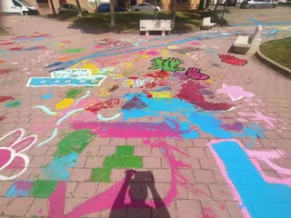 Pintura en el mobiliario urbano del bulevar del Padre Enrique Basabe (8)