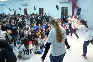 Los peques de Castellanos de Moriscos celebran San Blas a ritmo de baile