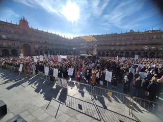 Concentración 'Por un tren de futuro para Salamanca'