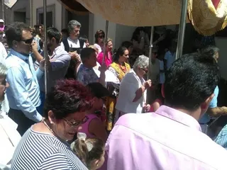 El pueblo se llena de altares ante el paso del Santísimo