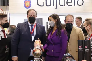 Roberto Martín, alcalde de Guijuelo en FITUR