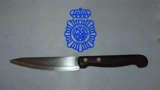 Detenido un hombre por pegar y amenazar con un cuchillo a un amigo suyo junto al Corte Inglés