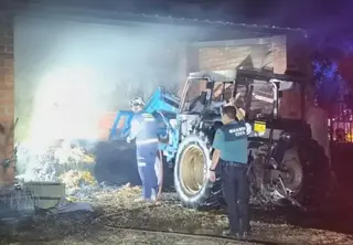 Un incendio en una finca de Las Veguillas moviliza a los servicios de emergencia de madrugada - Guardia Civil