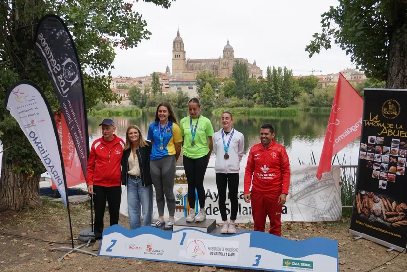 XXVIII Campeonato Regional de Edad de Piragüismo de Castilla y León en el río Tormes a su paso por Salamanca capital