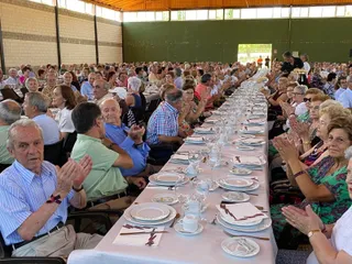 Comida festiva de los mayores en Guijuelo. Foto de archivo
