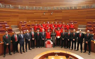 La Selección Regional visita las Cortes