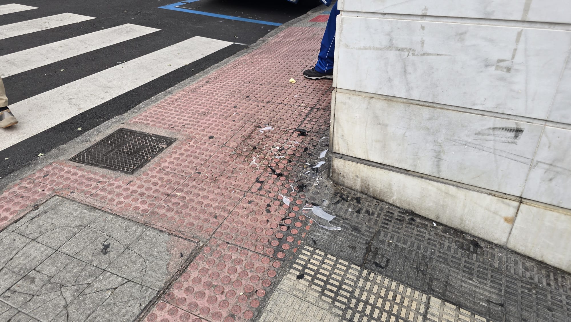 Un herido tras el choque de una furgoneta contra un muro en la cuesta de Sancti-Sp&iacute;ritus 
