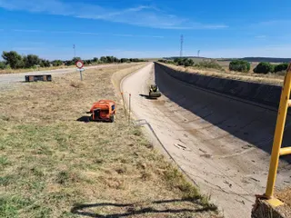 Comienzan los trabajos de mantenimiento y conservación del canal de Villoria-La Armuña