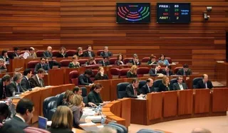 Los procuradores sin sueldo perciben una media de 1.800 euros al mes