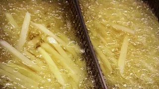 Los antioxidantes del aceite de oliva virgen extra conservan sus propiedades al freír