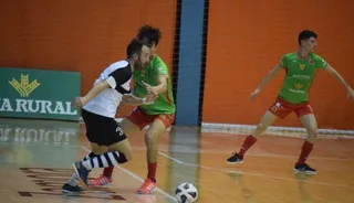Berti regatea a un rival del Intersala Zamora | FOTO ZAMORA24HORAS