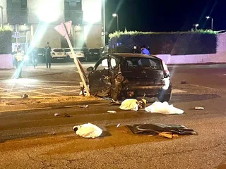 Una aparatosa colisión entre dos turismos deja un herido en la avenida Agustinos Recoletos | S24H