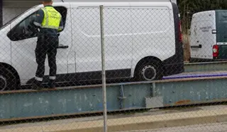 Una furgoneta en el control realizado por la campaña especial de la DGT con motivo del Black Friday | DGT