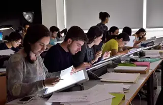 Jóvenes estudiando | EP
