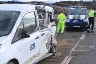 Accidente entre un camión y una furgoneta en Guijuelo | Mateo G. J.