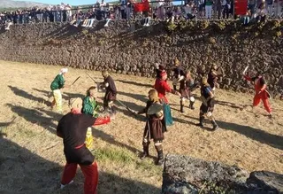 Representación de la reconquista con los hombres de musgo en Béjar. Foto Ayto. Béjar