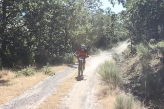 Moisés Dueñas y Nuria Gutiérrez se imponen en la BTT de Escurial de la Sierra