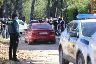 La Guardia Civil se lleva el coche del detenido por su presunta implicación en la desaparición de Esther López. ICAL