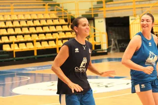 Vilaró, en un entrenamiento con Perfumerías Avenida | FOTO CARLOS HERNÁNDEZ