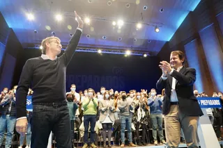 Alberto Núñez Feijóo y Alfonso Fernández Mañueco, en un acto de campaña de cara al Congreso Nacional extraordinario del PP. ICAL