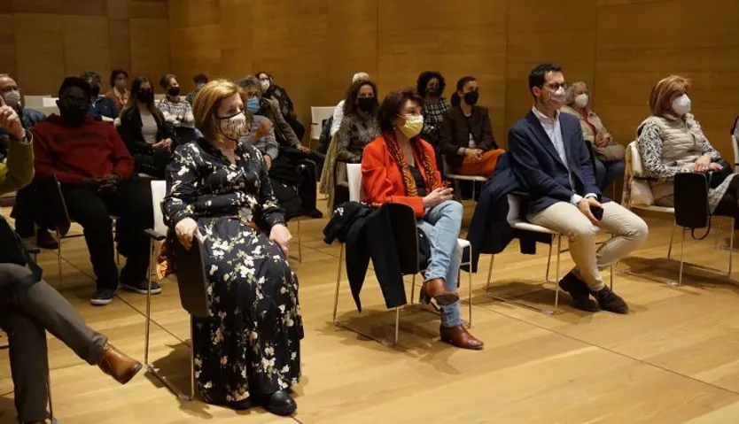 Asistentes a la presentación del Museo Virtual de la Mujer Combatiente