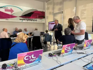 Impulsados talleres para facilitar la solicitud online de la Tarjeta Buscyl | Junta de Castilla y León