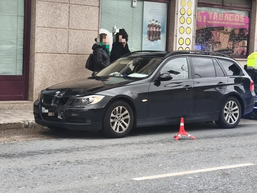 Una colisión entre dos turismos obliga a la Guardia Civil a dirigir el tráfico en Calvarrasa de Arriba
