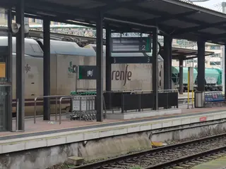 Estación de tren de Salamanca. RENFE. ADIF. Vialia. Trenes en Salamanca. Foto de archivo. S24H