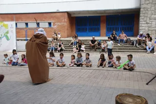 Teatro de calle con Kamaru y 'Cuentos desde el bosque'