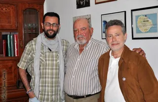 El autor de este artículo junto a don Isidro Ortiz y el investigador Jesús Callejo