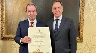 El alcalde de Salamanca, Carlos García Carbayo, nombra Huésped Distinguido a Andrés Allamand, Secretario General Iberoamericano