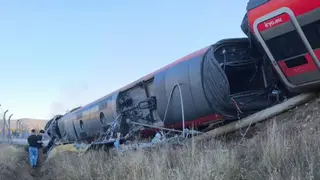 Castilla y León moviliza al Grupo de Rescate y varias unidades sanitarias ante el accidente ferroviario de Toledo - EP